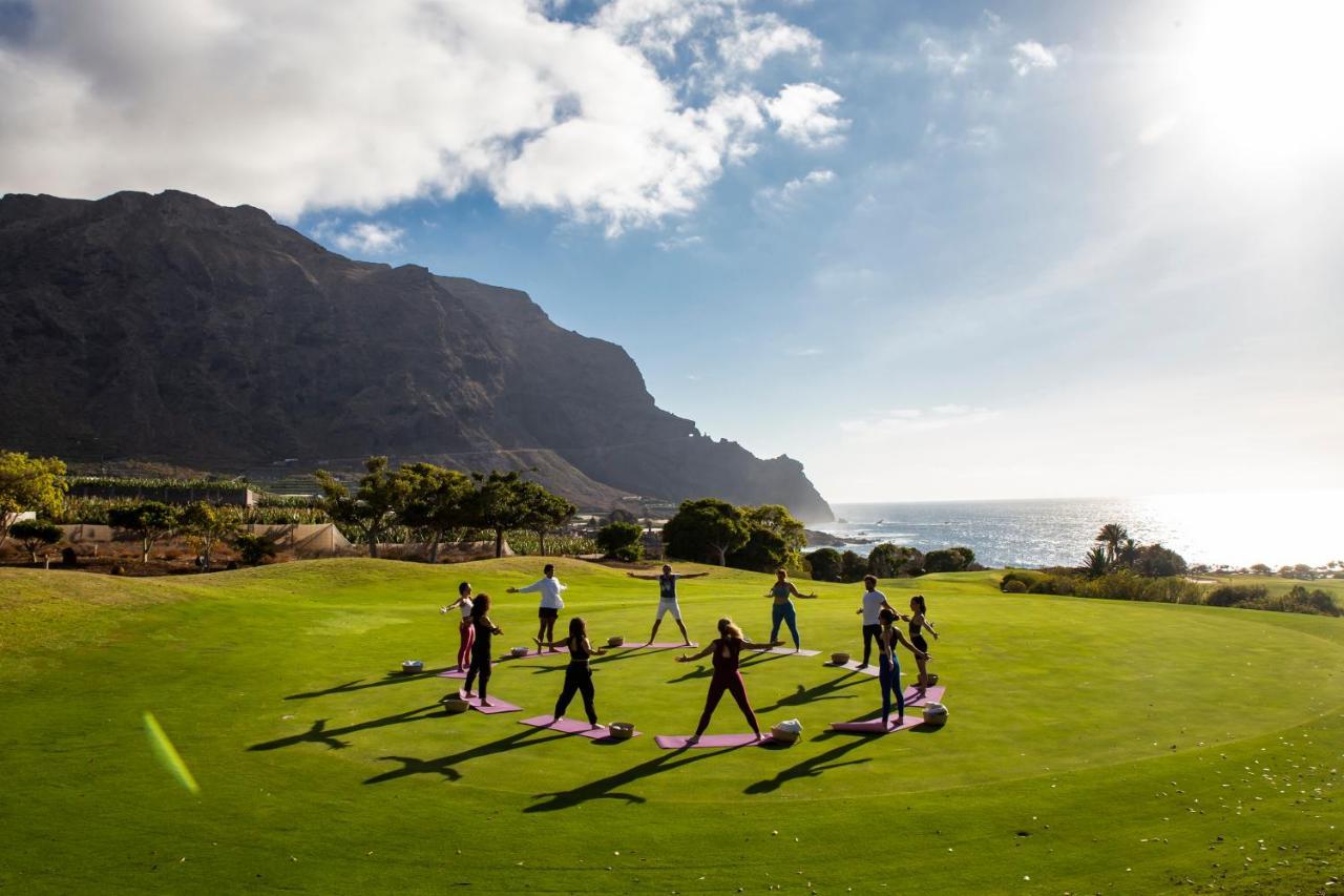 Hotel Hacienda del Conde member of Meliá Collection - Adults Only Buenavista Del Norte Esterno foto A yoga class at the Four Seasons Resort Maui