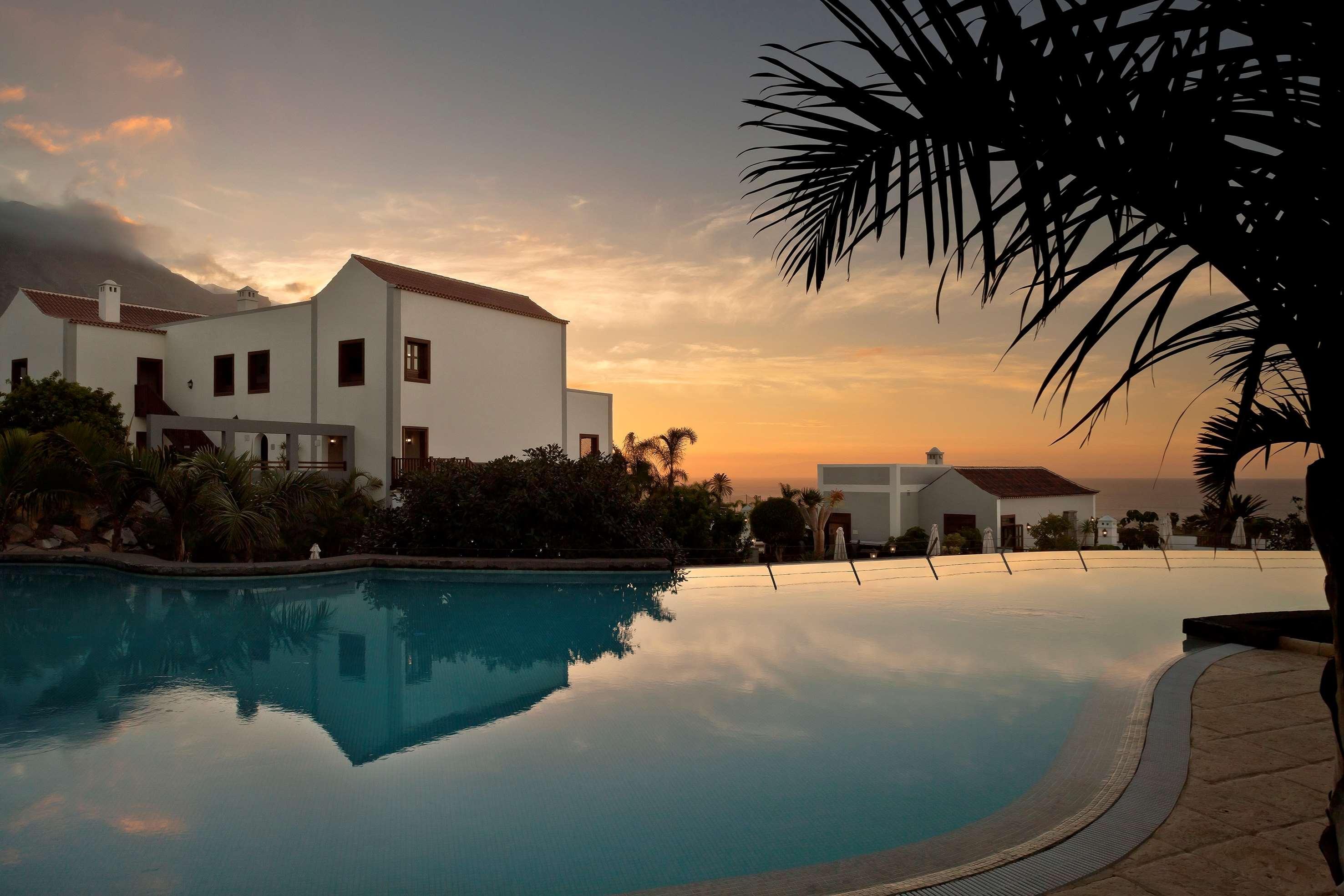 Hotel Hacienda del Conde member of Meliá Collection - Adults Only Buenavista Del Norte Esterno foto Sunset at the Sheraton Resort