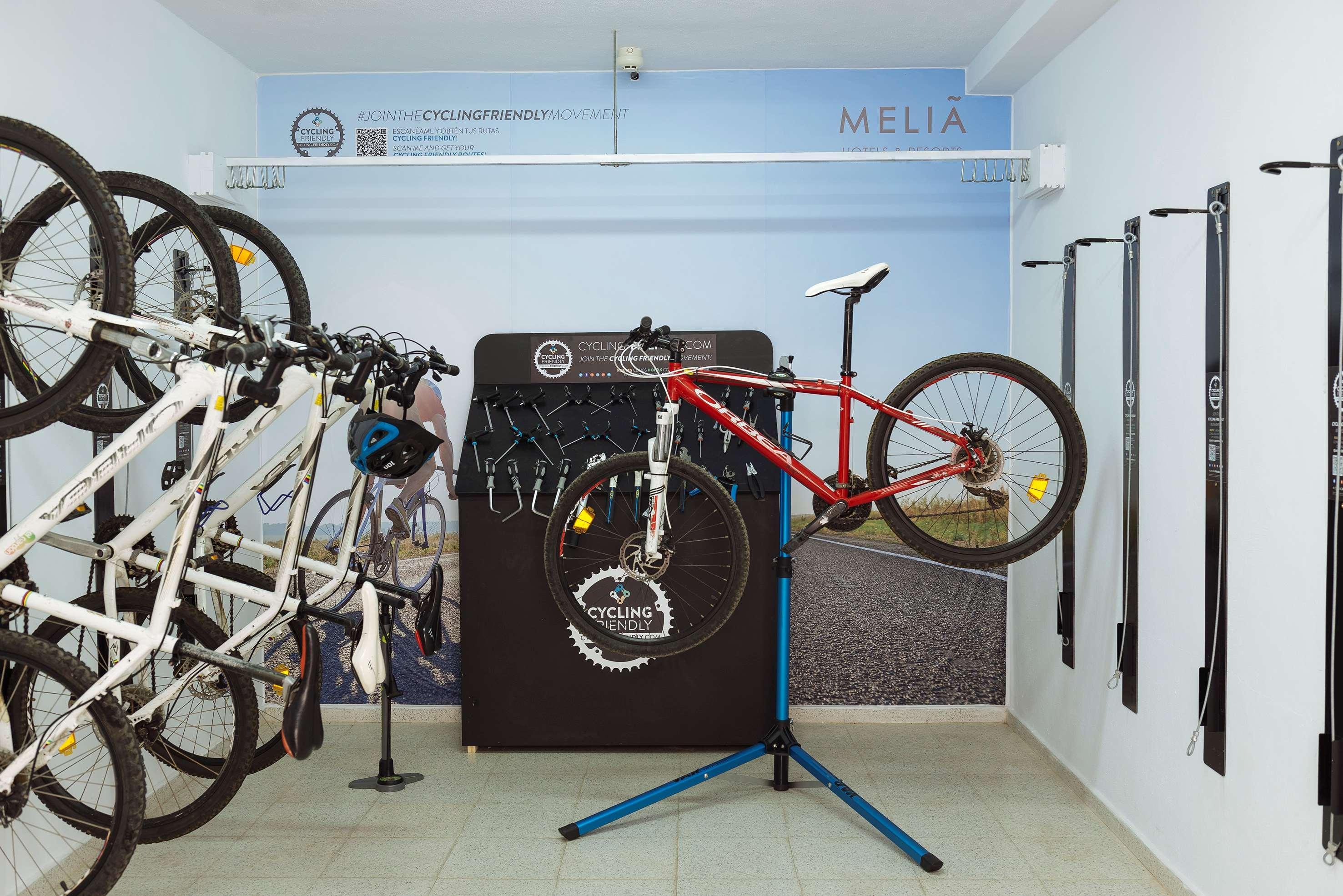 Hotel Hacienda del Conde member of Meliá Collection - Adults Only Buenavista Del Norte Esterno foto A bicycle repair station