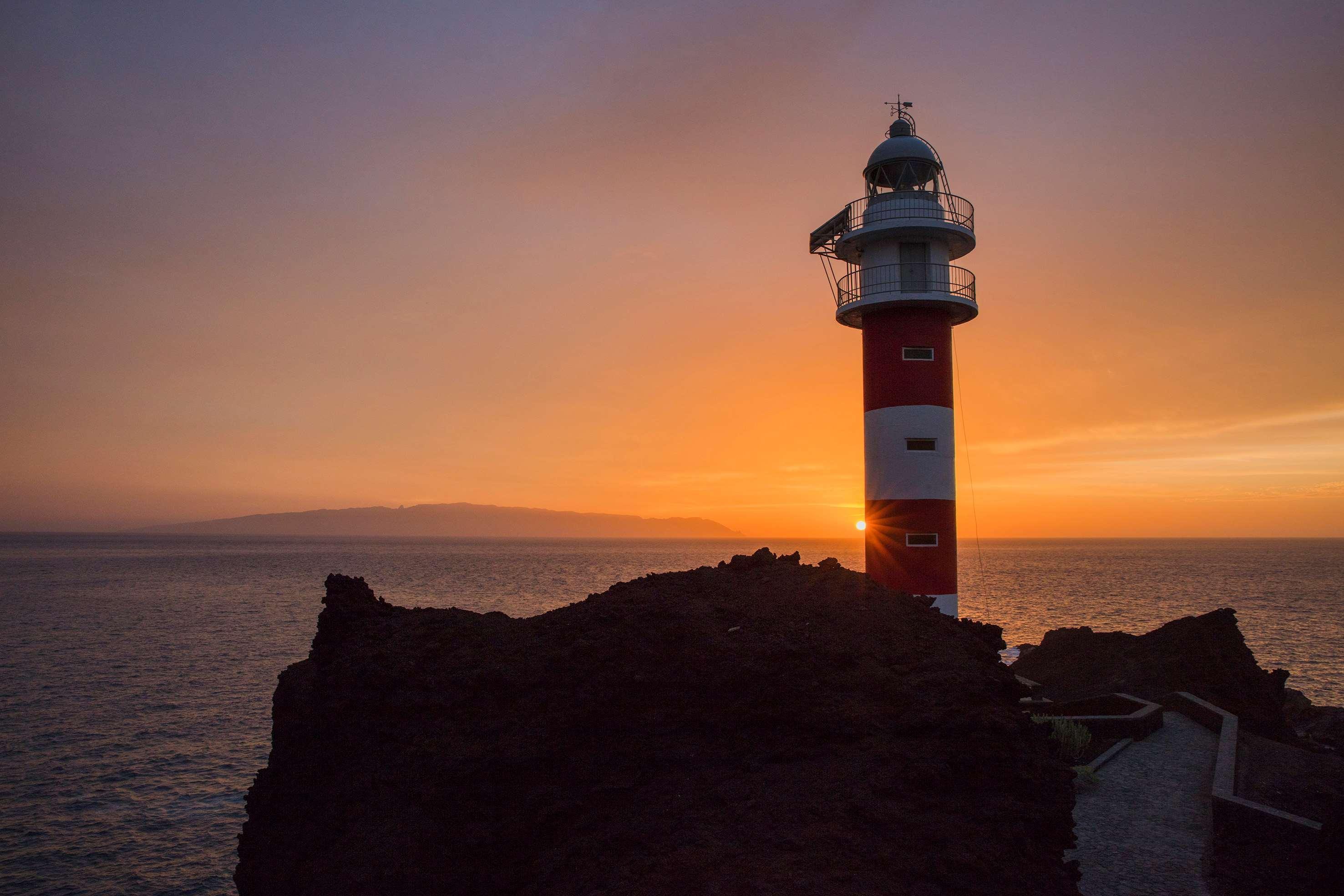 Hotel Hacienda del Conde member of Meliá Collection - Adults Only Buenavista Del Norte Esterno foto The lighthouse at sunset