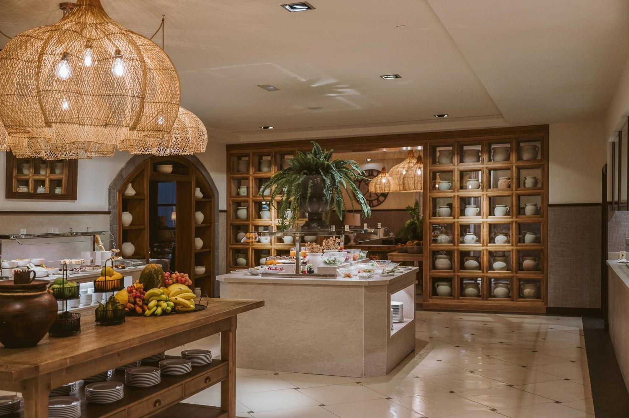 Hotel Hacienda del Conde member of Meliá Collection - Adults Only Buenavista Del Norte Esterno foto The buffet at the hotel